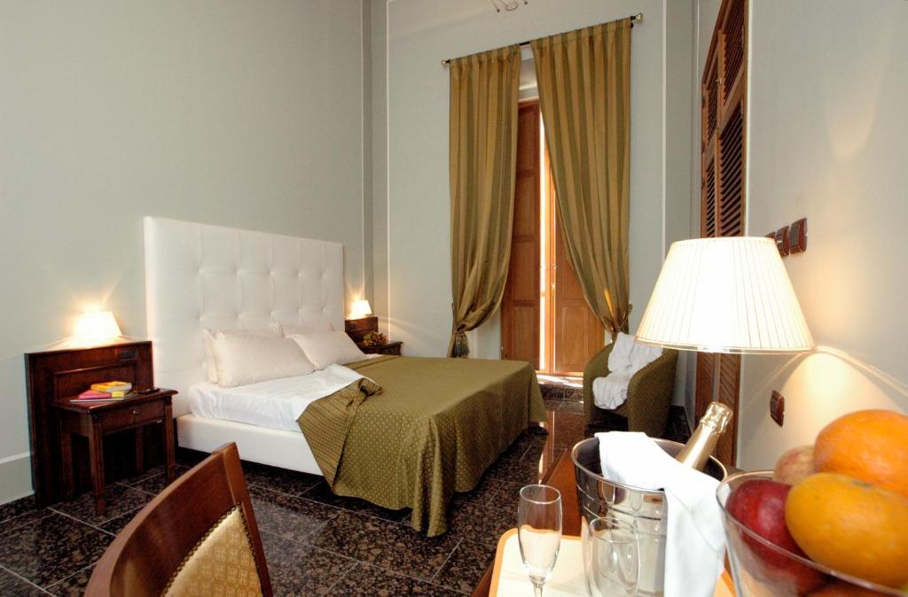 Le Stanze Del Vicerè Boutique Hotel Naples Chambre photo